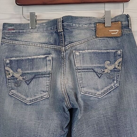 Diesel Doozy 0071J Jeans Blue Denim Distressed Size 28" X 32" - Picture 6 of 15